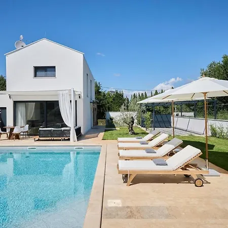 Pura Vida Umag