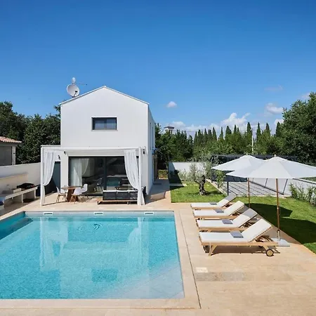 Pura Vida Umag